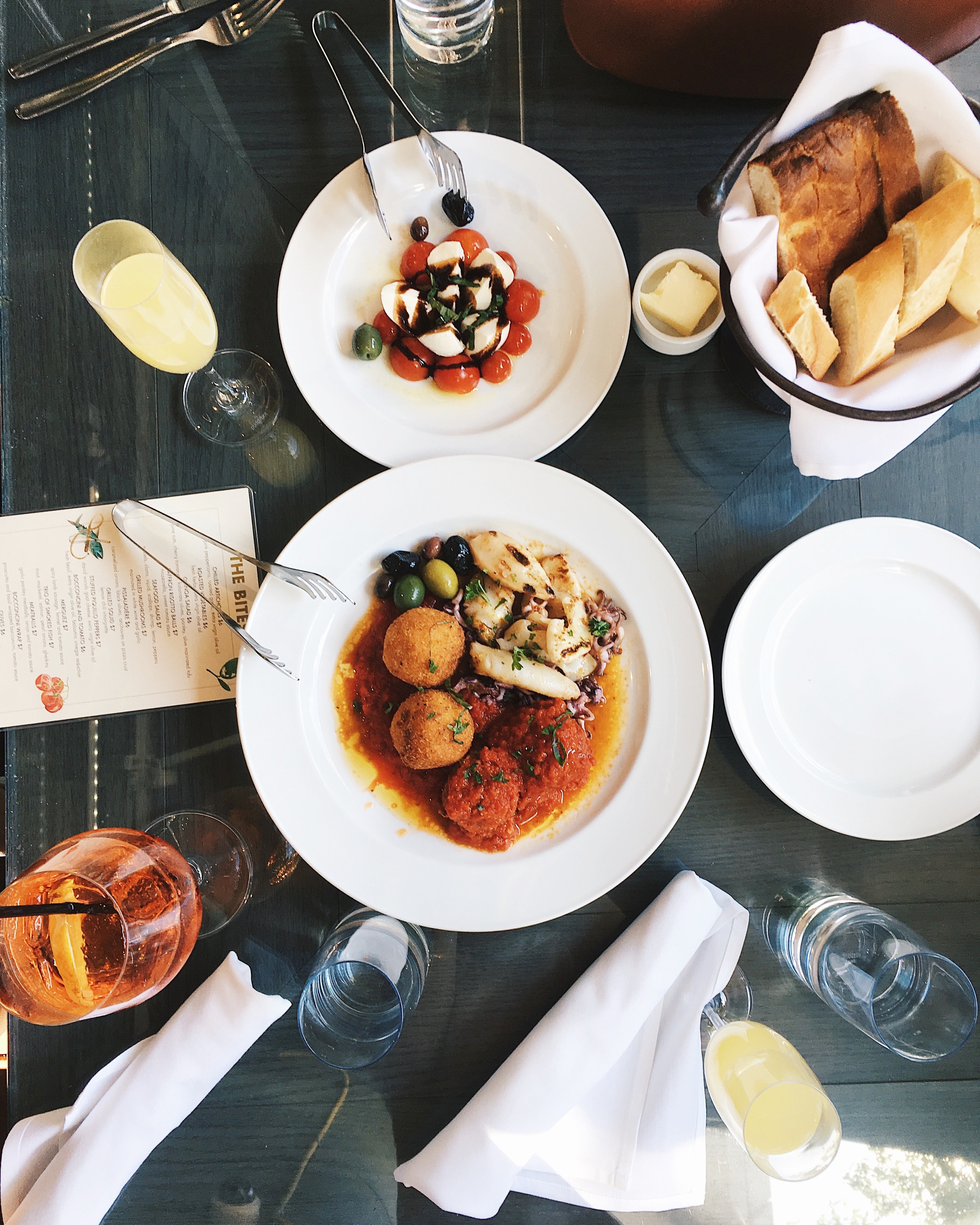Présentation d'un plat au menu du restaurant La Note Enchantée